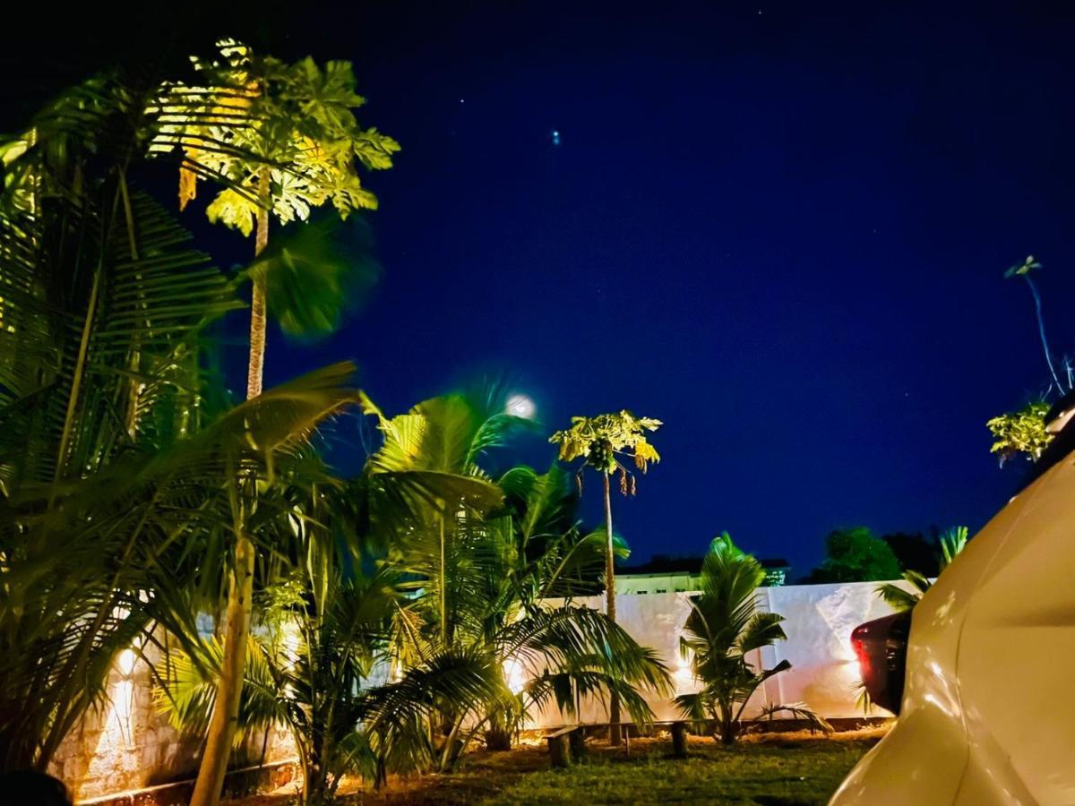 Ratnam Hotel Джафна Экстерьер фото